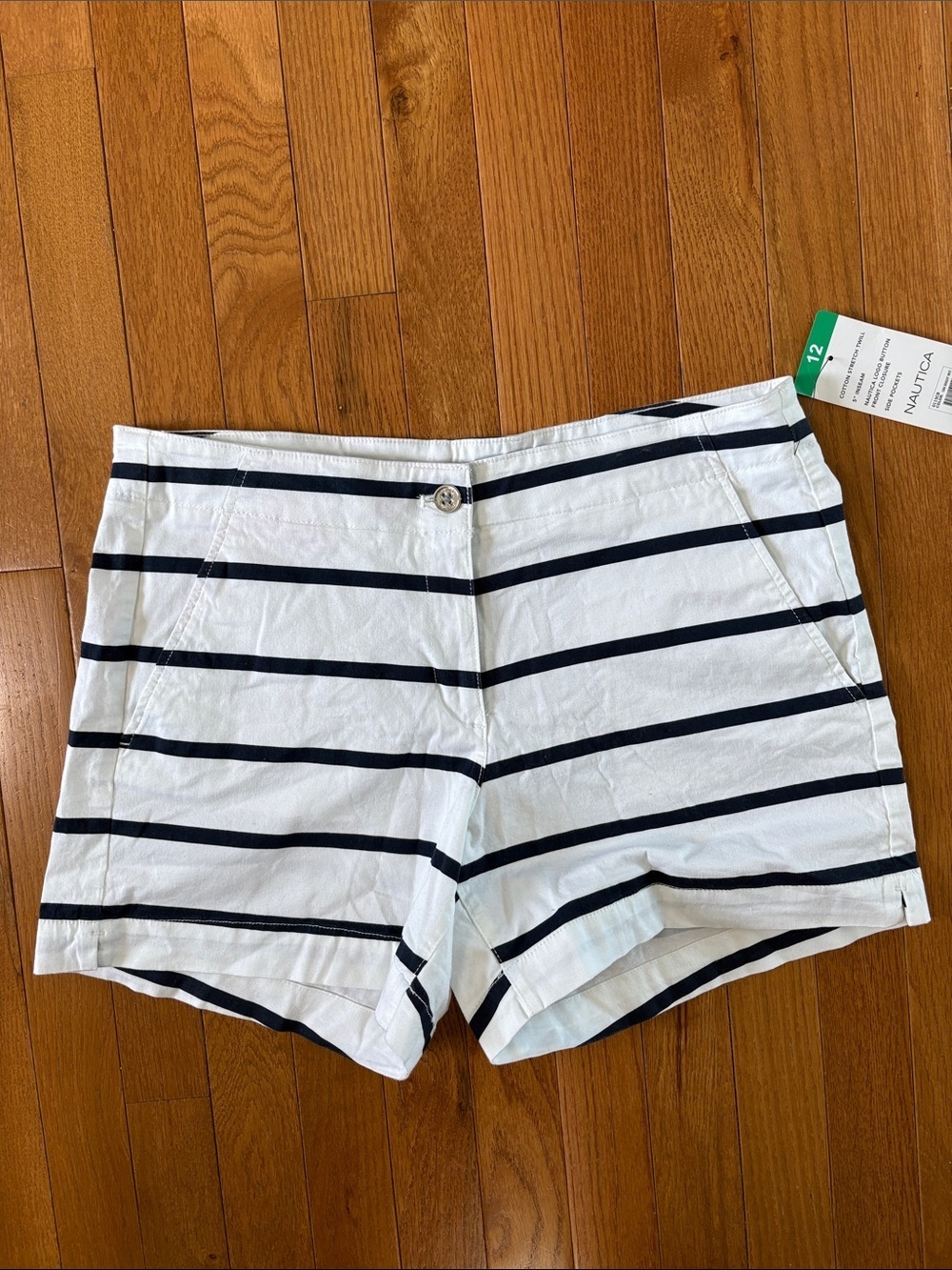 NWT Nautica Women's White Shorts with Navy Stripes Size 12